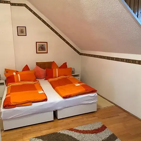 Апартаменты Gyoere Vendeghaz *