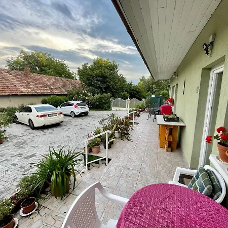 Apartament Gyoere Vendeghaz *