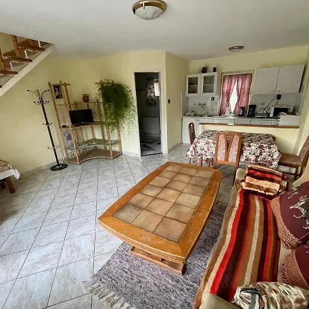 Апартаменты Gyoere Vendeghaz