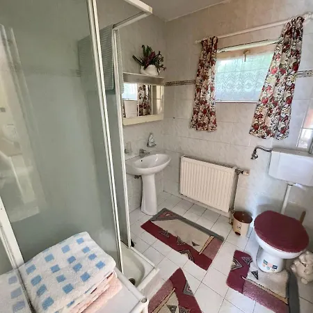 Gyoere Vendeghaz Apartment