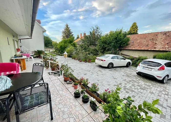 Györe Apartamento Galambok