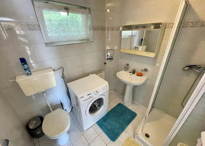Gyoere Vendeghaz Apartament *