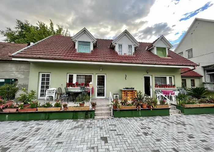 Gyoere Vendeghaz Apartament